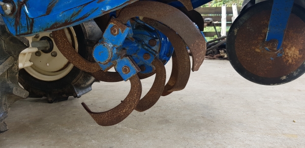 รถพรวนดิน 7.5 แรง ใบตีดิน 80 \% พร้อมใช้งาน รถพรวนดิน 7.5 แรง ใบตีดิน 80 \% พร้อมใช้งาน