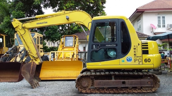 PC60-7 รถนอกราคาเปิดเบาๆ890,000บาท สนใจโทรหา 081-989-1989หรั่งครับ