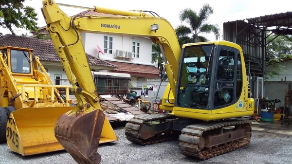 PC60-7 รถนอกราคาเปิดเบาๆ890,000บาท สนใจโทรหา 081-989-1989หรั่งครับ