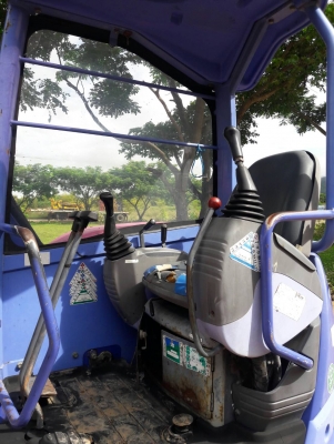 ขายรถขุด Komatsu PC28UU-3 เครื่องKomatsu 3สูบ เครื่องยนต์3D82 คอนโทรลสั้น ปั้มนิ้ว แทรคยาง มีหลังคา มีใบมีด รถเก่านอก มีเอกสาร (ยังไม่เคยใช้งานในไทย)