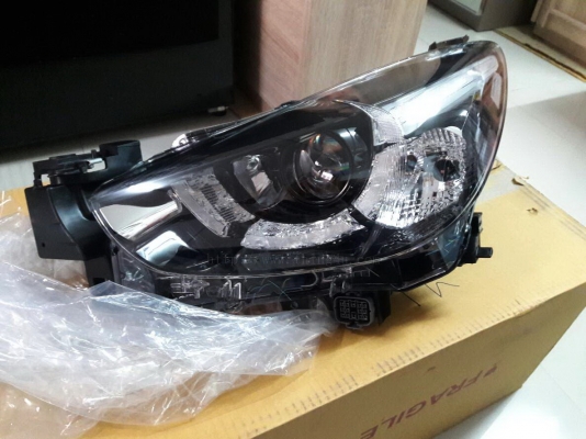 ไฟหน้าโปรเจคเตอร์ Mazda2 sky ของใหม่ แท้ ข้างซ้าย