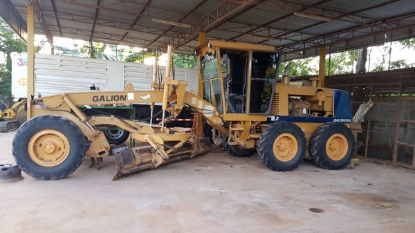 ขายและให้เช่า รถเกรด GALION 850 B หักเอวได้ ใบมีด 14 ฟุต สภาพพร้อมใช้งาน สนใจติดต่อ 081-9652321