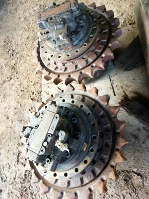 ต้องการขายด่วน ! มอเตอร์ตัวเดินพร้อมเฟือง SK220-2 สภาพพร้อมใช้งาน