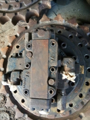 ต้องการขายด่วน ! มอเตอร์ตัวเดินพร้อมเฟือง SK220-2 สภาพพร้อมใช้งาน