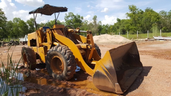 ขาย รถตัก KOMATSU 515 รถใช้งานอยู่ประจำ ราคาต่อรองได้