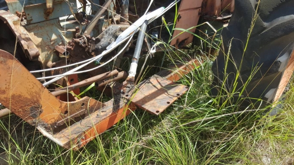 ขาย ชุดบุ้งกี๋ตัก สำหรับติดรถไถ ขายตามสภาพ ไม่มีปั้มไฮดรอริค ขาย ชุดบุ้งกี๋ตัก สำหรับติดรถไถ ขายตามสภาพ ไม่มีปั้มไฮดรอริค