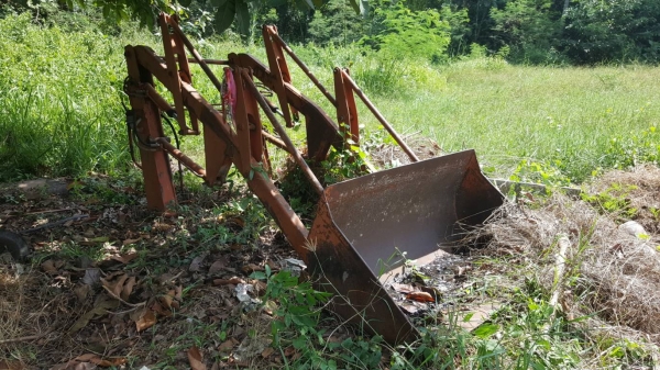 ขาย ชุดบุ้งกี๋ตัก สำหรับติดรถไถ ขายตามสภาพ ไม่มีปั้มไฮดรอริค