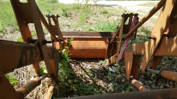 ขาย ชุดบุ้งกี๋ตัก สำหรับติดรถไถ ขายตามสภาพ ไม่มีปั้มไฮดรอริค ขาย ชุดบุ้งกี๋ตัก สำหรับติดรถไถ ขายตามสภาพ ไม่มีปั้มไฮดรอริค