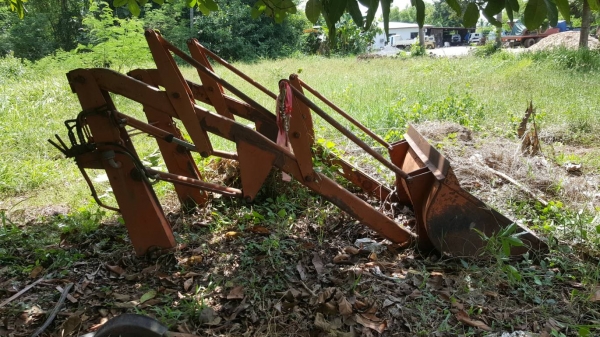 ขาย ชุดบุ้งกี๋ตัก สำหรับติดรถไถ ขายตามสภาพ ไม่มีปั้มไฮดรอริค ขาย ชุดบุ้งกี๋ตัก สำหรับติดรถไถ ขายตามสภาพ ไม่มีปั้มไฮดรอริค