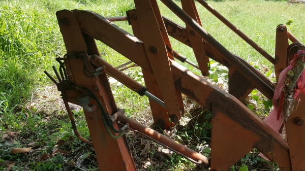 ขาย ชุดบุ้งกี๋ตัก สำหรับติดรถไถ ขายตามสภาพ ไม่มีปั้มไฮดรอริค ขาย ชุดบุ้งกี๋ตัก สำหรับติดรถไถ ขายตามสภาพ ไม่มีปั้มไฮดรอริค