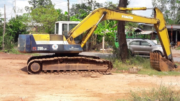 ขาย แบคโฮ KOMATSU PC200LC-5 เอกสารใบอินวอยซ์ เครื่องเดิม ปั้มดี ช่วงล่างต้องเช็คหน่อย ราคาต่อรองได้ ขาย แบคโฮ KOMATSU PC200LC-5 เอกสารใบอินวอยซ์ เครื่องเดิม ปั้มดี ช่วงล่างต้องเช็คหน่อย ราคาต่อรองได้