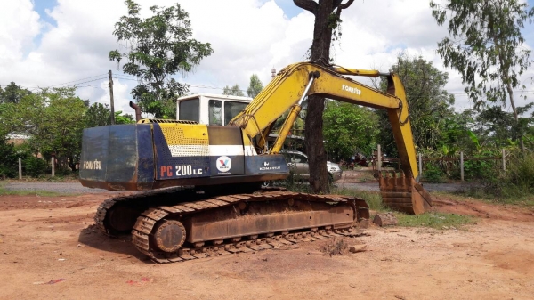 ขาย แบคโฮ KOMATSU PC200LC-5 เอกสารใบอินวอยซ์ เครื่องเดิม ปั้มดี ช่วงล่างต้องเช็คหน่อย ราคาต่อรองได้