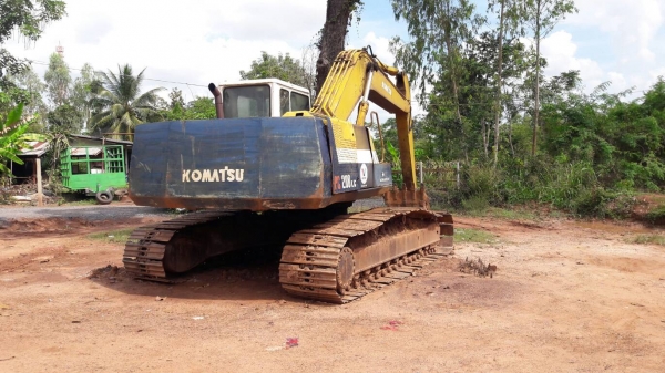 ขาย แบคโฮ KOMATSU PC200LC-5 เอกสารใบอินวอยซ์ เครื่องเดิม ปั้มดี ช่วงล่างต้องเช็คหน่อย ราคาต่อรองได้ ขาย แบคโฮ KOMATSU PC200LC-5 เอกสารใบอินวอยซ์ เครื่องเดิม ปั้มดี ช่วงล่างต้องเช็คหน่อย ราคาต่อรองได้