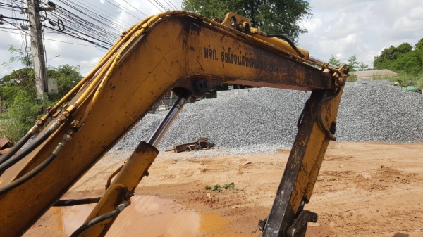 ขาย แบคโฮ KOMATSU PC30-6 พร้อมใช้งานครับ