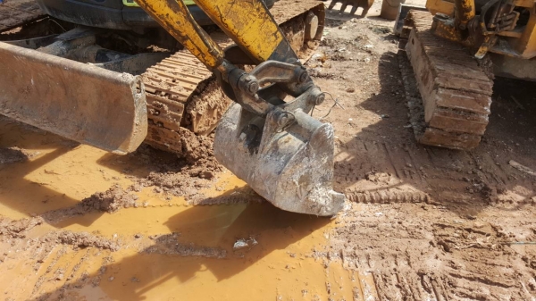 ขาย แบคโฮ KOMATSU PC30-6 พร้อมใช้งานครับ