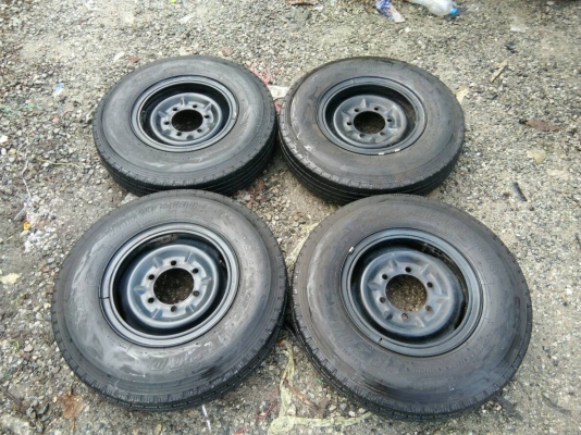 ขายยาง บริดจสโตน 700R16 ถอดป้ายแดงพร้อมกะทะ ปี18 ตุ่มยางใหม่รางๆ วิ่งใช้งานมาพันโล คุ้มสุดๆ จำนวน 4 