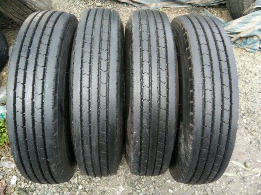 ขายยาง บริดจสโตน 700R16 ถอดป้ายแดงพร้อมกะทะ ปี18 ตุ่มยางใหม่รางๆ วิ่งใช้งานมาพันโล คุ้มสุดๆ จำนวน 4 