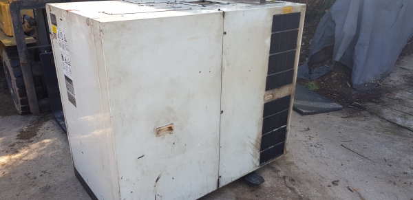 ปั้มลมสกรู ไฟ 200 สามสาย 30 แรง