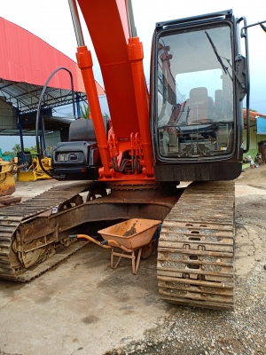 ขายจ้า..HITACHI ZX200  เก่าใน สภาพสวย   เครื่องปั๊มดี   ไฟฟ้าครบ  ช่วงล่างเต็ม  เอกสารเล่มทะเบียน  พร้อมใช้  โทร  089-3818694  จ๊อย