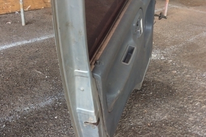 ประตู NISSAN ALLAS ข้างซ้าย กระจกไฟฟ้า ขาย 5,500 บาท (ศุภากร 081-1903107 , 081-4252943)