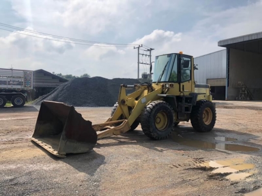 ขาย 685,000 บาท KOMATSU WA120-3A เครื่อง(หิตใหม่) ปั้มไฮโดรลิกเปลี่ยน(ใหม่) ต่อแขน เปิดปาก ตู้เก๋ง (แอร์เย็น) ยางสวย เอกสารชื้อขาย  รถอยู่  นครปฐม โทร 0610710295  สนใจ รายการสินค้า อื่นๆ ที่ เว็ปไชค์ Truck2Hand https://www.truck2hand.com/index.php?actions