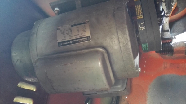 เลื่อยวงเดือนผ่าไม้ใต้หวัน CHUNWELL TAIWAN ใส่ใบเลื่อยใหม่ 12&rdquo; ใช้ไฟบ้าน 2 สาย 220V