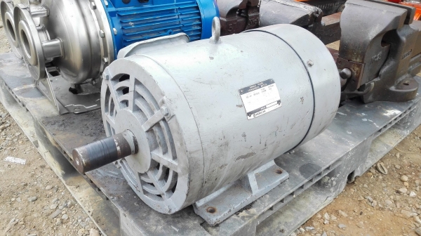 มอเตอร์ไฟบ้านฮิตาชิ_HITACHI 10 HP 1440 RPM 220V 2 สายไฟบ้าน มอเตอร์ไฟบ้านฮิตาชิ_HITACHI 10 HP 1440 RPM 220V 2 สายไฟบ้าน
