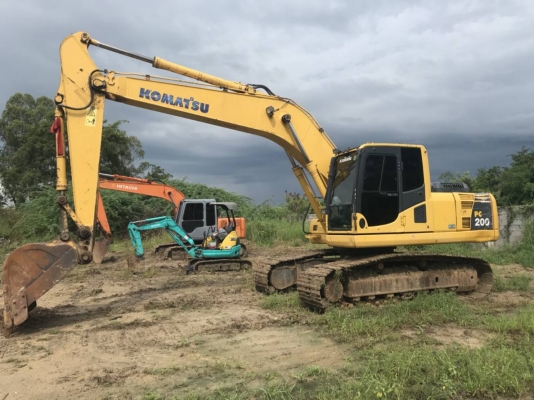 Komatsu Pc200-8ใช้งาน 14271ช.ม ไฟฟ้าครบ เอวแน่น ช่วงล่าเต็มเล่มทะเบียนเจ้าของขายเอง..