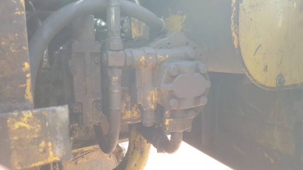 ขายตามสภาพ แบคโฮ KOMATSU PC200LC-5 ช่วงล่าง 60\% บูทสลักมีหลวม เอกสารใบอินวอยซ์ ขายตามสภาพ แบคโฮ KOMATSU PC200LC-5 ช่วงล่าง 60\% บูทสลักมีหลวม เอกสารใบอินวอยซ์