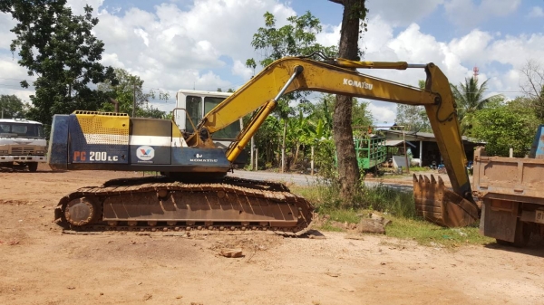 ขายตามสภาพ แบคโฮ KOMATSU PC200LC-5 ช่วงล่าง 60\% บูทสลักมีหลวม เอกสารใบอินวอยซ์ ขายตามสภาพ แบคโฮ KOMATSU PC200LC-5 ช่วงล่าง 60\% บูทสลักมีหลวม เอกสารใบอินวอยซ์