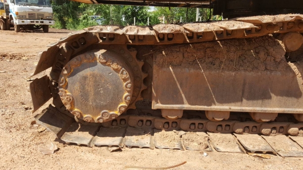 ขายตามสภาพ แบคโฮ KOMATSU PC200LC-5 ช่วงล่าง 60\% บูทสลักมีหลวม เอกสารใบอินวอยซ์ ขายตามสภาพ แบคโฮ KOMATSU PC200LC-5 ช่วงล่าง 60\% บูทสลักมีหลวม เอกสารใบอินวอยซ์