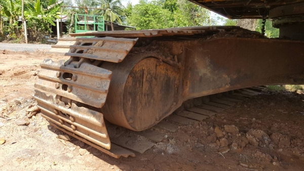 ขายตามสภาพ แบคโฮ KOMATSU PC200LC-5 ช่วงล่าง 60\% บูทสลักมีหลวม เอกสารใบอินวอยซ์ ขายตามสภาพ แบคโฮ KOMATSU PC200LC-5 ช่วงล่าง 60\% บูทสลักมีหลวม เอกสารใบอินวอยซ์