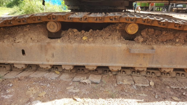 ขายตามสภาพ แบคโฮ KOMATSU PC200LC-5 ช่วงล่าง 60\% บูทสลักมีหลวม เอกสารใบอินวอยซ์ ขายตามสภาพ แบคโฮ KOMATSU PC200LC-5 ช่วงล่าง 60\% บูทสลักมีหลวม เอกสารใบอินวอยซ์
