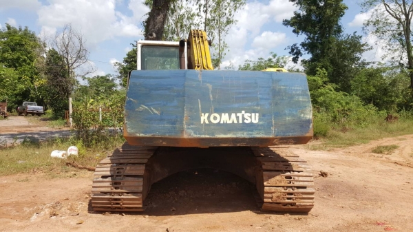ขายตามสภาพ แบคโฮ KOMATSU PC200LC-5 ช่วงล่าง 60\% บูทสลักมีหลวม เอกสารใบอินวอยซ์ ขายตามสภาพ แบคโฮ KOMATSU PC200LC-5 ช่วงล่าง 60\% บูทสลักมีหลวม เอกสารใบอินวอยซ์