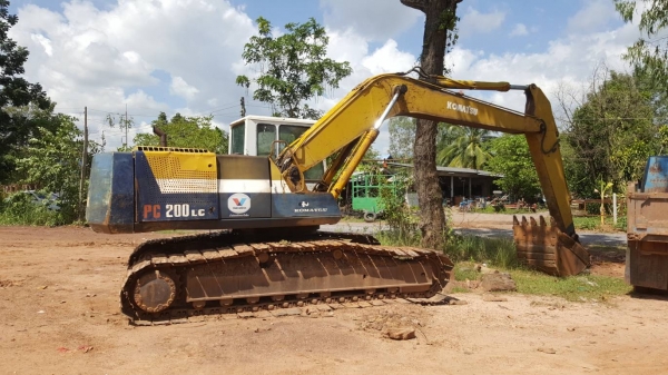 ขายตามสภาพ แบคโฮ KOMATSU PC200LC-5 ช่วงล่าง 60\% บูทสลักมีหลวม เอกสารใบอินวอยซ์ ขายตามสภาพ แบคโฮ KOMATSU PC200LC-5 ช่วงล่าง 60\% บูทสลักมีหลวม เอกสารใบอินวอยซ์