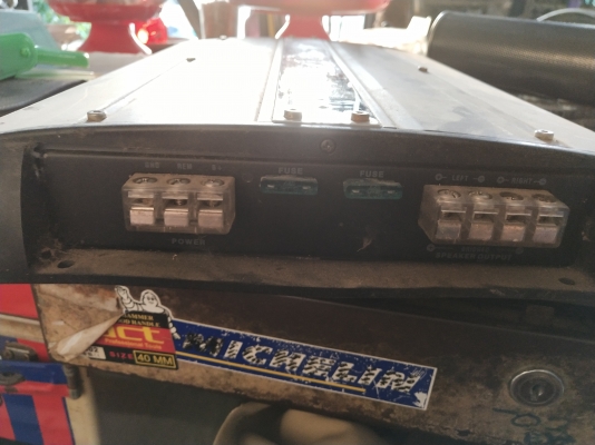 เพาเวอร์แอมป์รถยนต์ 900 watts  เก็บจนเก่า ใช้งานได้