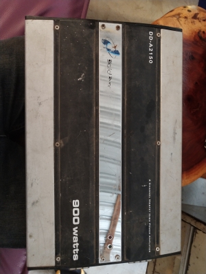 เพาเวอร์แอมป์รถยนต์ 900 watts  เก็บจนเก่า ใช้งานได้