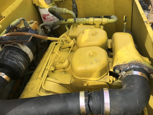 รถบดล้อเหล็กสั่นสะเทือนbitelli สภาพดีพร้อมใช้ใช้น้อยไม่ถึง 200 ชั่วโมง