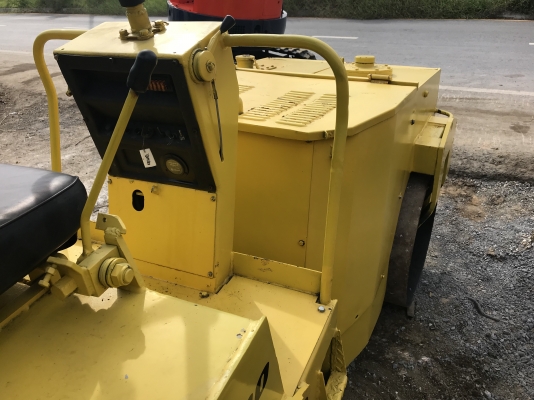 รถบดล้อเหล็กสั่นสะเทือนbitelli สภาพดีพร้อมใช้ใช้น้อยไม่ถึง 200 ชั่วโมง