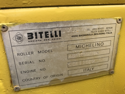 รถบดล้อเหล็กสั่นสะเทือนbitelli สภาพดีพร้อมใช้ใช้น้อยไม่ถึง 200 ชั่วโมง