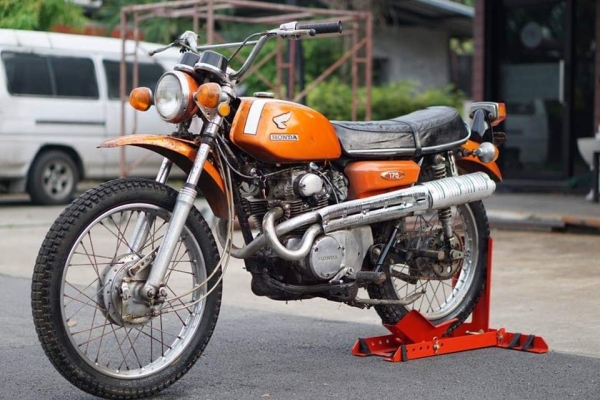 ร้าน วุฒิ นนบุรี ขาย HONDA CL175 ท่อยกหล่อๆ