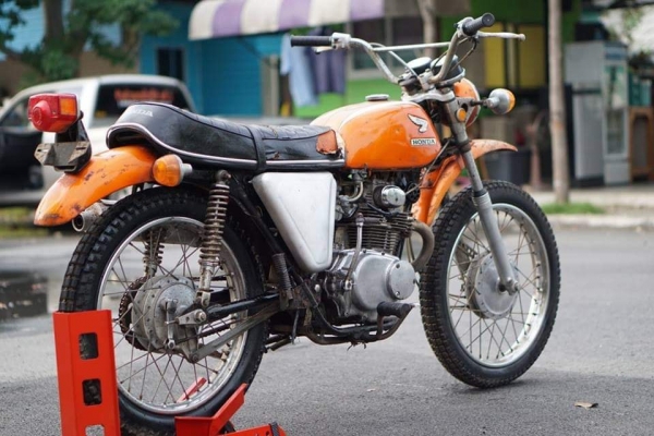 ร้าน วุฒิ นนบุรี ขาย HONDA CL175 ท่อยกหล่อๆ ร้าน วุฒิ นนบุรี ขาย HONDA CL175 ท่อยกหล่อๆ