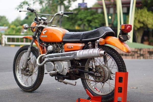 ร้าน วุฒิ นนบุรี ขาย HONDA CL175 ท่อยกหล่อๆ ร้าน วุฒิ นนบุรี ขาย HONDA CL175 ท่อยกหล่อๆ