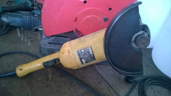 เครื่องเจียร์Dewalt 7&quot; 2000W.