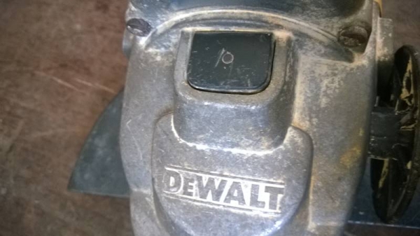 เครื่องเจียร์Dewalt 7&quot; 2000W.
