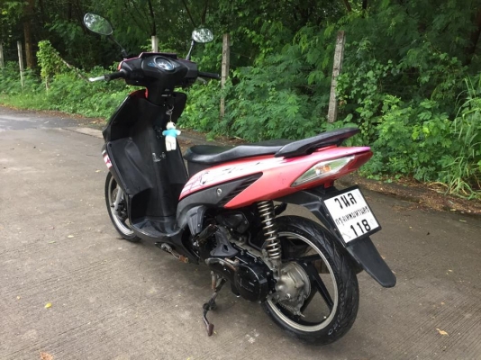 ขาย Honda Click ตัวเก่า ล้อแม็ก สภาพเดิมๆ เครื่องดีมาก เดิมๆ ไม่ดัง เอกสารครบ เล่ม ชุดโอน ภาษี62