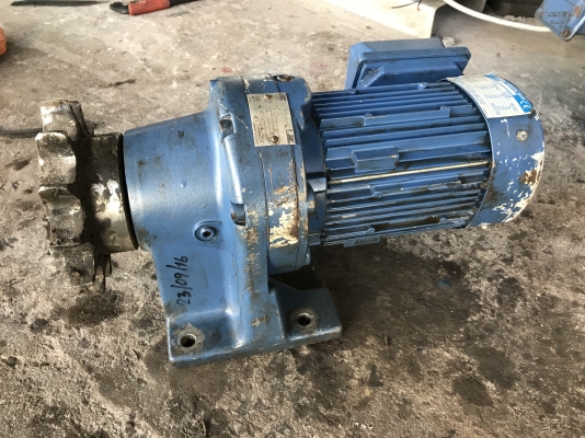 ขายมอเตอร์เกียร์ Cycro drive Sumitomo 0.4Kw 380V อัตราทด 1:43 made in Japan เพลาออกประมาณ 33 รอบต่อนาที รอบช้าแรงบิดเยอะ มีตำหนิขาหัก 1จุด สภาพสวยมาก หมุนนิ่ม พร้อมใช้งาน ขายมอเตอร์เกียร์ Cycro drive Sumitomo 0.4Kw 380V อัตราทด 1:43 made in Japan เพลาออกประมาณ 33 รอบต่อนาที รอบช้าแรงบิดเยอะ มีตำหนิขาหัก 1จุด สภาพสวยมาก หมุนนิ่ม พร้อมใช้งาน