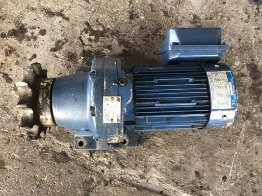 ขายมอเตอร์เกียร์ Cycro drive Sumitomo 0.4Kw 380V อัตราทด 1:43 made in Japan เพลาออกประมาณ 33 รอบต่อนาที รอบช้าแรงบิดเยอะ มีตำหนิขาหัก 1จุด สภาพสวยมาก หมุนนิ่ม พร้อมใช้งาน ขายมอเตอร์เกียร์ Cycro drive Sumitomo 0.4Kw 380V อัตราทด 1:43 made in Japan เพลาออกประมาณ 33 รอบต่อนาที รอบช้าแรงบิดเยอะ มีตำหนิขาหัก 1จุด สภาพสวยมาก หมุนนิ่ม พร้อมใช้งาน