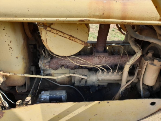 ขายรถแทรกเตอร์ CAT D5 ตีนไก่ เกียร์ท๊อค ราคา.350,000 ต่อรอง เอกสารเล่มทะเบียน ผานดันหน้าปรับระดับได้ เครื่อง.68J เครื่อง ปั้ม แรง ปิดตัว ซ้าย ขวา เดินหน้าถอยหลัว เร็วมาก เกียร์ 3 สปีด โซ้ 80\% เฟรมสวย ลูเลอร์เต็ม พร้อมทำงาน  บอร์ดี้รอบคันสวย สนใจโทรจองด่วน