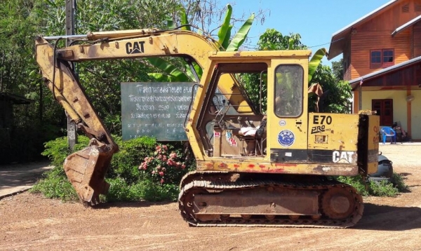 ขาย แบคโฮ CAT E70 รถใช้งานอยู่ประจำ เครื่องดี ปั้มดี ช่วงล่าง 70\%
